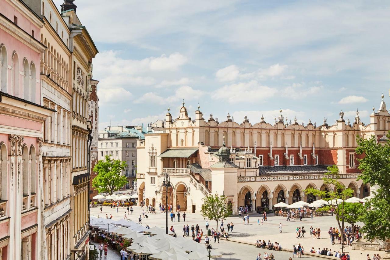 One bedroom Apartment Market Square view