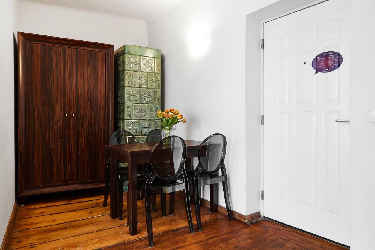 One bedroom Apartment Market Square view